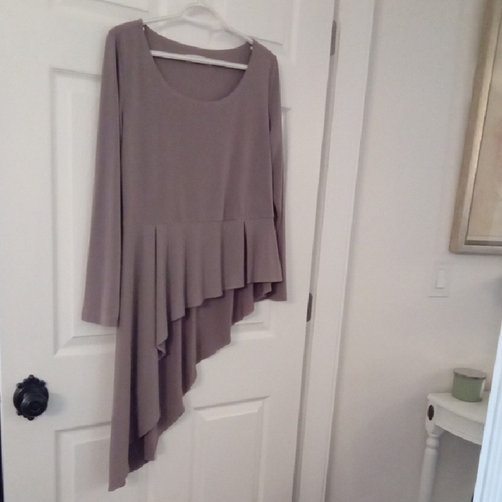 Brian Bailey Women's Asymmetrical Hemline Mocha Tunic Size Large